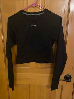 Baleaf Black Long-Sleeve Cropped Athletic Top